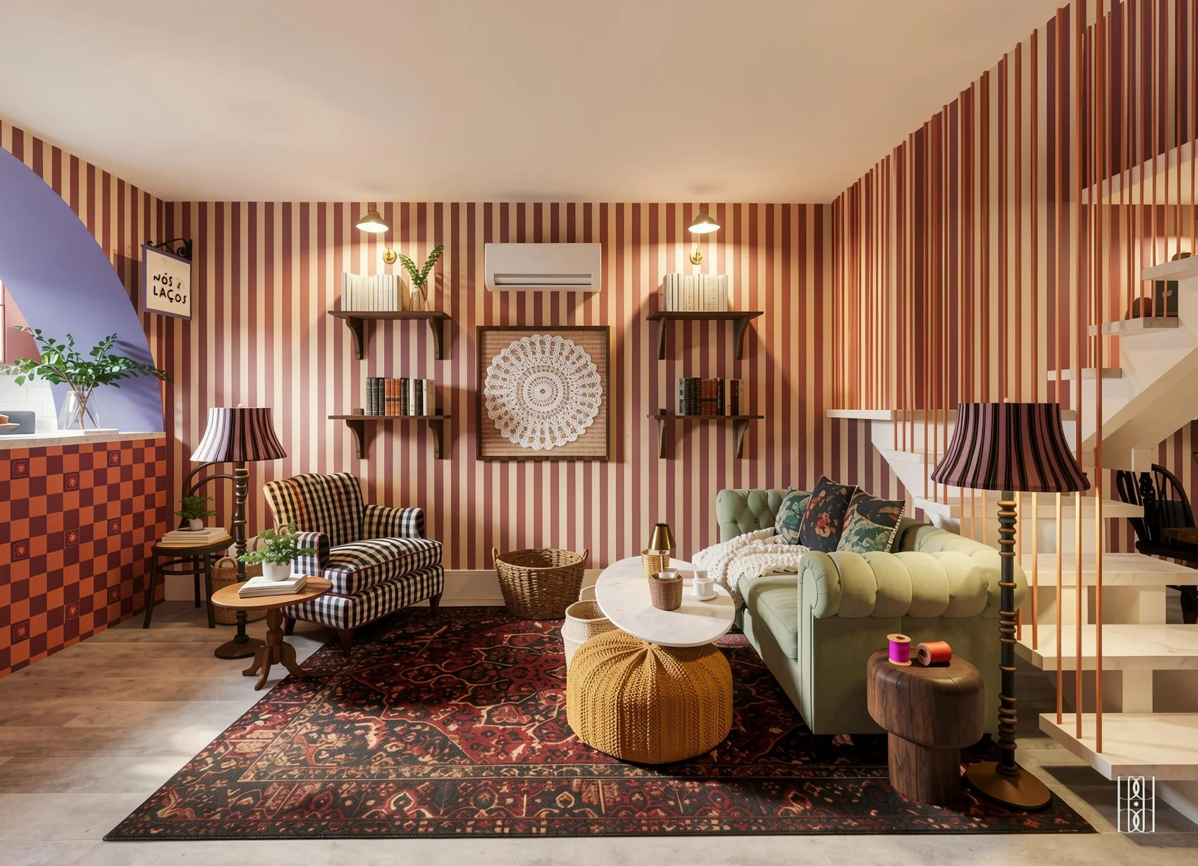 Sala de estar da loja, com sofá verde, poltrona xadrez e parede de listras marsala